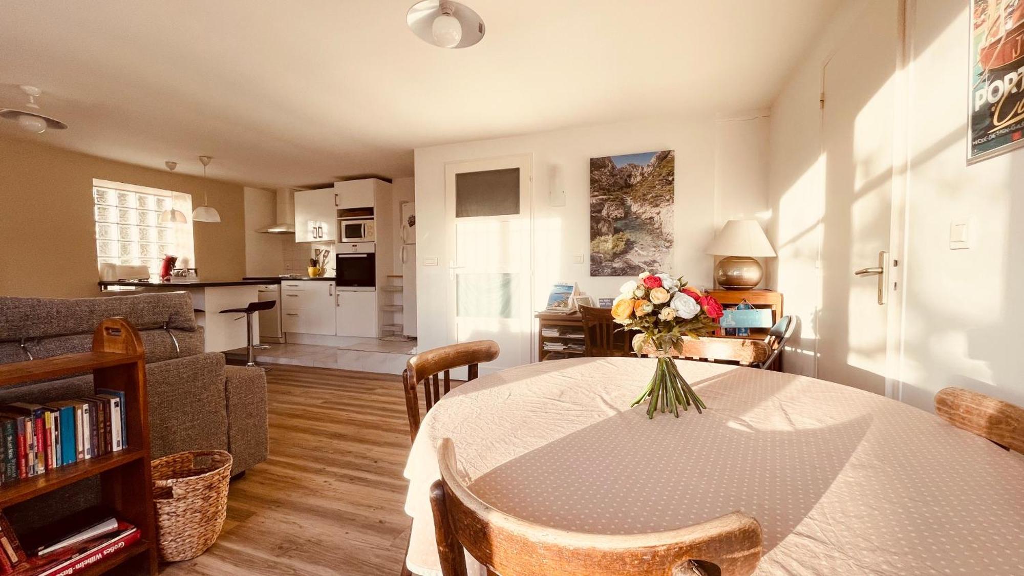 Large Private Garden, Quiet 2-Bedroom Apartment, Air Conditioning, Wifi, Parking Cassis Exteriér fotografie