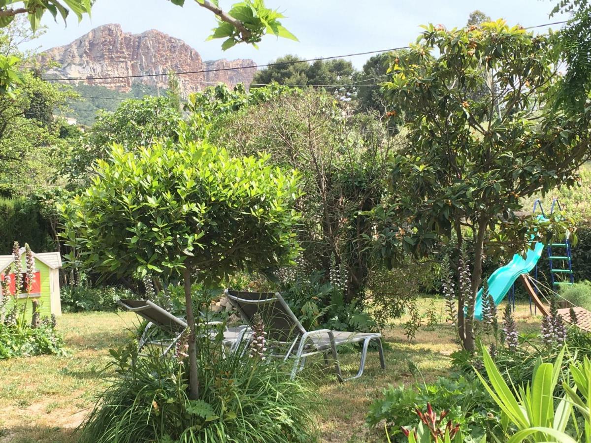 Large Private Garden, Quiet 2-Bedroom Apartment, Air Conditioning, Wifi, Parking Cassis Exteriér fotografie
